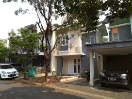 Di sewakan rumah di cluster CATALONIA BSD