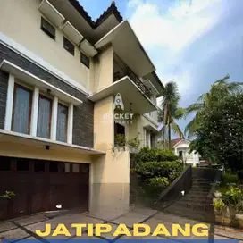 JUAL RUMAH JATIPADANG DALAM EXCLUSIVE TOWNHOUSE ONE GATE POSISI HOEK
