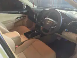 Di jual mobil toyota camry 2.5 v tahun 2015