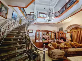 HARGA TURUN[BU] Rumah Nyaman & Kost Aktif 2 Lt Dekat Solo Square Mall