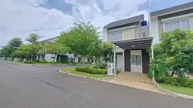 dijual murah rumah hoek 2 lantai di summarecon bdg dekat taman bermain