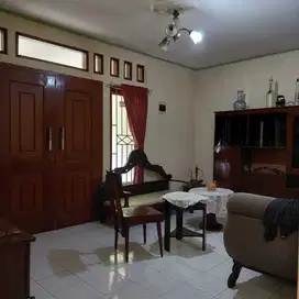 Rumah strategis di Bintaro