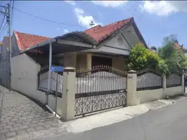Jual Rumah 1lt Hitung Tanah Saja Luas 200m² lokasi Iman Bonjol DPS