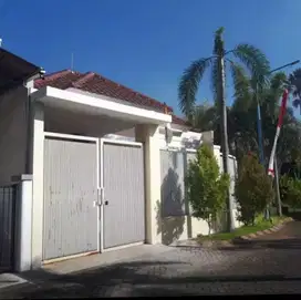 Dijual Rumah Siap Huni CENTRAL PARK  Gunung Anyar MEPET UPN Ry MERR