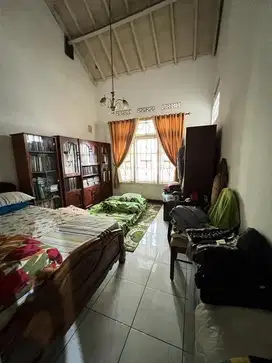 Rumah di Bojongloa Kaler, Strategis Dekat Terminal Leuwi Panjang