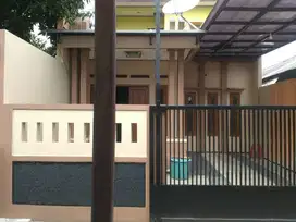 Dijual rumah vagus siap huni 1.5 lantai akses mobil Condet