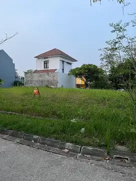 Kavling Strategis Luas 202m², Taman Simpruk Lippo Cikarang, 3.7 JT/m²