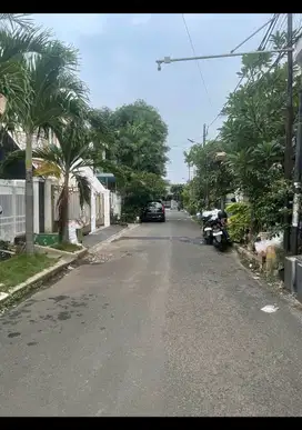 Dijual Rumah 3 Lantai  Dalam Komplek di Pulo Asem Jakarta Timur