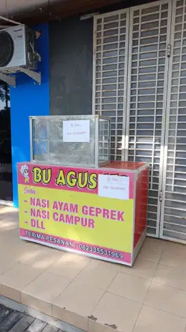 Di jual meja jualan kondisi msh bagus,hrg bs nego