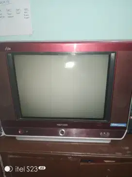 TV tabung Polytron 21inch slim
