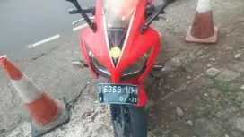 Cbr 150 R tahun 2014 warna merah