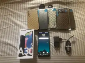 Samsung A30s like new