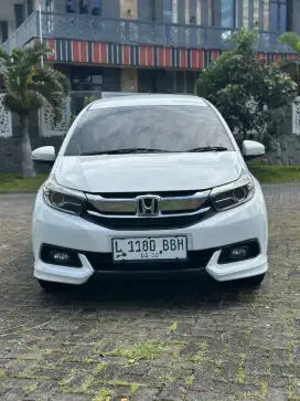 Mobilio E matik pmk 2019 facelift,lampu sudah Pro G,velg 2 tone ,murah
