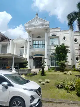 Klasik Eropa Raffles Garden Citraland Surabaya Barat