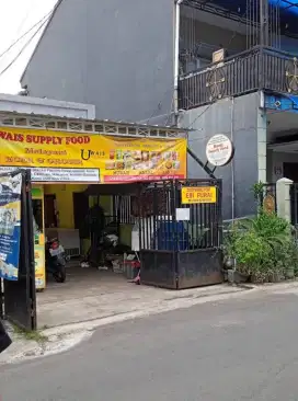 Staff produksi naget home made