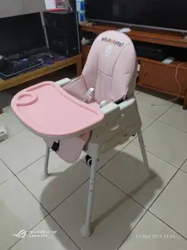 TEMPAT DUDUK MAKAN BAYI