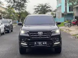 Fortuner VRZ GR 2.4 AT 2021 Hitam