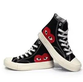 Sepatu Converse size 42 BNIB Chuck Taylor x CDG PLAY