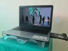 Laptop ASUS Slim + FULLSET DUS + Wide Class + Batre Awet + Silver