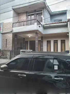 Di sewakan rumah 2 lantai