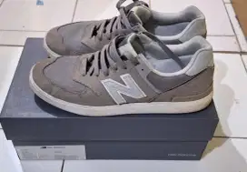 Sepatu new balance NB original size 43