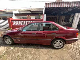 BMW 320i 1995 Bensin