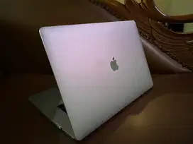 Macbook Pro Touchbar 16/512gb 2017 intel i7 DUAL VGA AMD Radeon