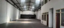 Disewakan gudang margomulyo permai, ada lantai 2 siap pakai