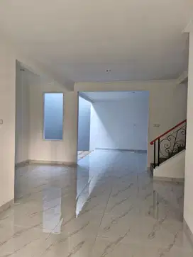 DIJUAL. RUMAH SUDAH RENOVASI DI CLUSTER TENGAH KOTA WISATA, DEKAT MAL