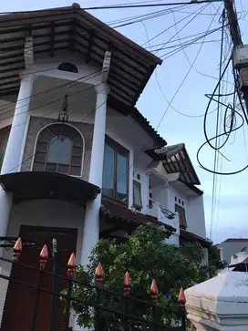Rumah 2 Lantai di Tebet Barat Lokasi Srategis Muat 4 Mobil