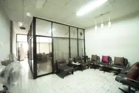Ruko 4 Lantai Siap Usaha di Jalan Raya Hasyim Ashari Jakarta