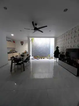 Dijual Rumah Cantik Modernland Tangerang