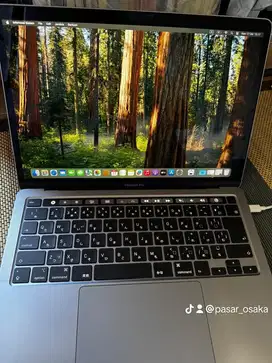 Macbook pro 2020 i5 16/256 intel