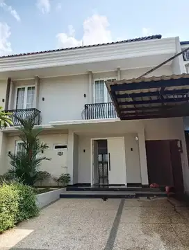 Disewakan Rumah Swimming Pool Cluster Vassa Residence Lippo Cikarang