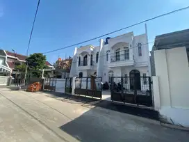 Rumah baru 2 lantai di Turangga, Pusat Kota dekat TSM
