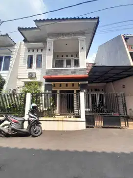 Dijual Rumah Secondary Bagus Dan Terawat Dalam Cluster di Kalisari Pas