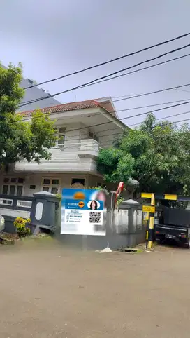 Rumah Janur Kuning ukuran 321m2 hoek Bagus, jarang ada 4+1 strategis