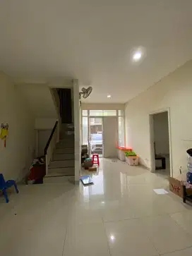 Dijual Rumah 3kt 4km di Green Lake City Cluster Amerika