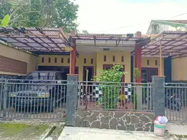 Dijual Cepat Tanah dan Bangunan Barat Jakal Km. 8