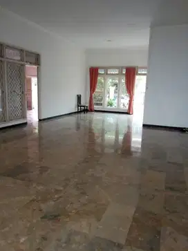 dijual rumah villa Cinere mas