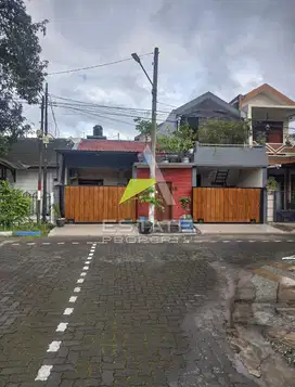 Rumah Tinggal dan Kos PBI Araya Malang, Bonus Full Perabot 2 Lantai