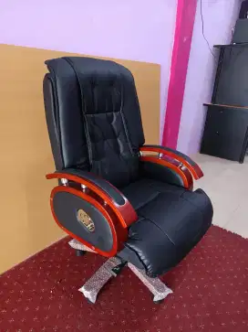 Kursi Direktur Jumbo Premium
