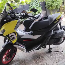 APRILIA SR GT 200