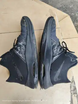 Nike Air Versitile IIi size 44