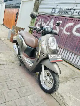 Scoopy new prestige remot dua