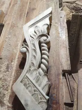 Konsul atau katek ukir kayu jati