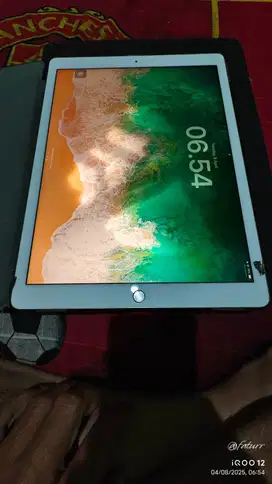 [Dijual] iPad Pro 12.9 2017 512GB Gold — Mulus, Bonus Cover, Lengkap!