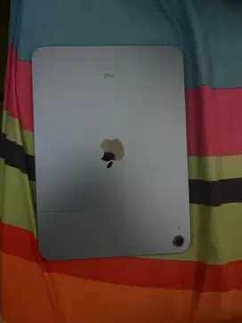Di jual ipad gen 10  64 giga  wifii only garansi ibox mulus like new