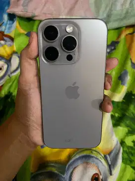 JUAL IPHONE 15 PRO 128GB NATURAL TITANIUM - Masih bergaransi ibox 2025