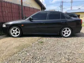 Mitsubishi Lancer 2000